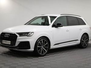 Audi Q7 Tfsie V6 Black Edition - Image 3