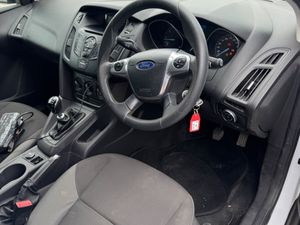 2015 ford focus van - Image 4