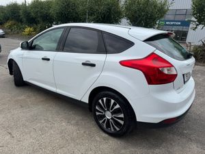 2015 ford focus van - Image 3