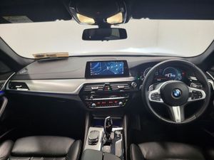 BMW 5 Series 520d Xdrive M Sport Auto - Image 4