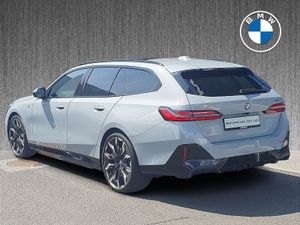 BMW i5 Edrive40 M Sport Pro Touring - Image 3