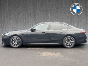 BMW 5 Series 530e M Sport Saloon - Image 4