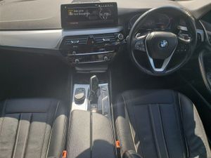 BMW 5 Series 520d SE Saloon - Image 4