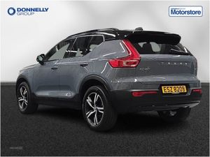 Volvo XC40 1.5 T3  163  R Design 5dr Geartronic - Image 2