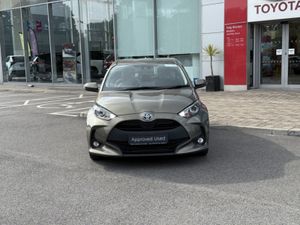 Toyota Yaris 1.5 HYBRID LUNA - Image 2