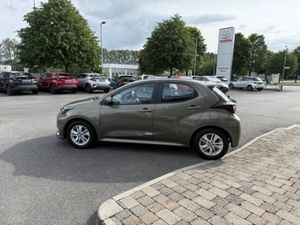Toyota Yaris 1.5 HYBRID LUNA - Image 4