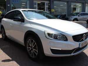 VOLVO V60 2.0D4 CROSS COUNTRY 5DR ESTATE AUTOMATIC - Image 2