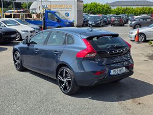 Volvo V40 D2 Momentum 2.0 Diesel Manual(191) - Image 3