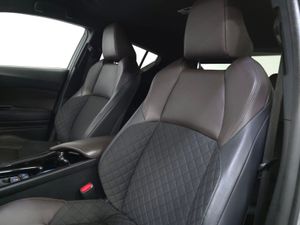 Toyota C-HR SOL 1.8 Hybrid - Image 4