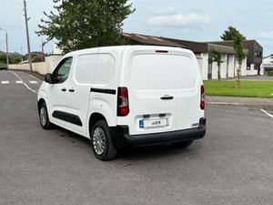 ABSOLUTELY IMMACULATE 2020 CITREON BERLINGO - Image 4