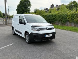 ABSOLUTELY IMMACULATE 2020 CITREON BERLINGO - Image 2
