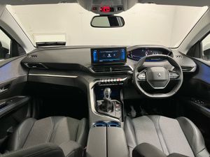 Peugeot 5008 Allure 1.5 Bluehdi 130BHP - Reversin - Image 4