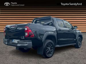 Toyota HiLux TOP Spec 2.8 Invincible Automatic // - Image 2