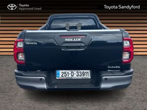 Toyota HiLux TOP Spec 2.8 Invincible Automatic // - Image 4