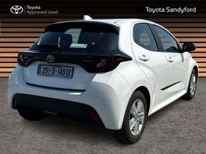 Toyota Yaris Hybrid Luna Carbon Pack // Rear Came - Image 2