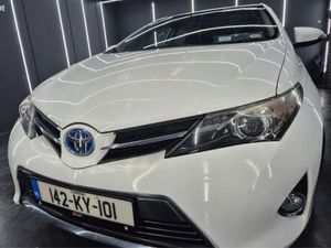 Toyota Auris 1.8 Hybrid SOL Auto - Image 3