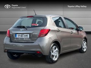 Toyota Yaris HY Hybrid Luxury MC 4DR Auto - Image 2