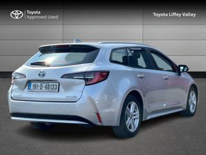 Toyota Corolla Hybrid Touring Sports - Image 2