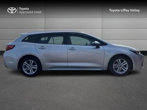 Toyota Corolla Hybrid Touring Sports - Image 3