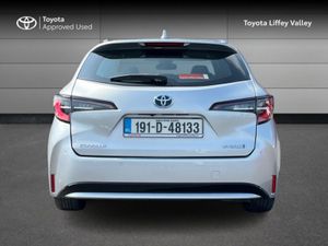 Toyota Corolla Hybrid Touring Sports - Image 4