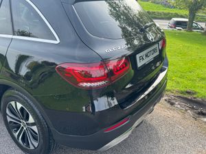 Mercedes-Benz GLC 2021 4 magic 220d - Image 2