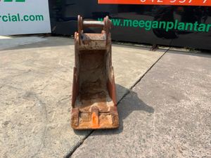 24" STRICKLAND BUCKET........80mm PINS.......1194 - Image 2