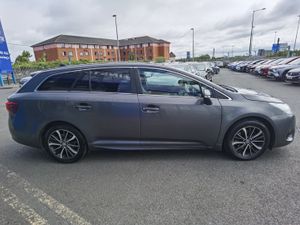 TOYOTA AVENSIS 2.0D SOL ESTATE - Image 4