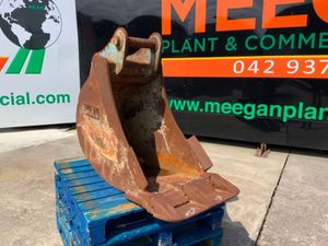 24" EUROFAB DIGGING BUCKET.....65mm PINS....1279t. - Image 2