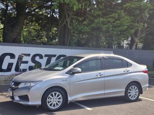 Honda Grace PETROL HYBRID FINANCE AVAILABLE - Image 3