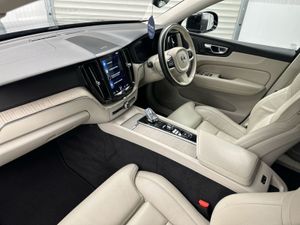 Volvo XC60 B4 Inscription  diesel   155 P/W - Image 4