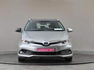 Toyota Auris 1.8 Hybrid Luna Touring Sports - Image 2