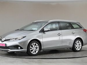 Toyota Auris 1.8 Hybrid Luna Touring Sports - Image 4