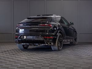 2025 Lamborghini Urus SE - Image 3
