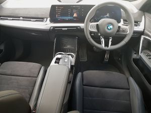 BMW iX2 Edrive20 Msport - Image 4