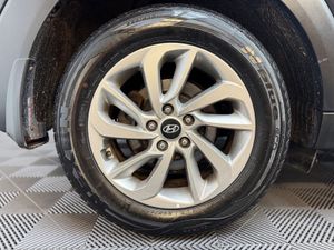Hyundai Tucson 1.7 D Premium - Image 4