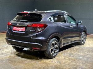 Honda Vezel 1.5 HYBRID AUTOMATIC - Image 4