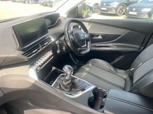 Peugeot 3008 Allure 1.5hdi 130HP Manual - Image 3