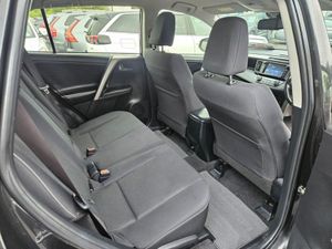 Toyota Rav4 Rav4 2.0 D4D Luna Sport 4DR - Image 2
