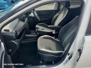 Hyundai i10 DELUXE PLUS 2 TONE ROOF 5DR - Image 4