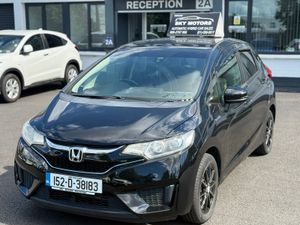 2015 Honda Jazz/Fit 1.5 Hybrid auto Top Specs - Image 4