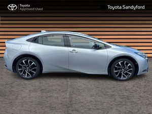 Toyota Prius New Generation Phev // Full Leather - Image 3