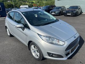 2015 (152) Ford Fiesta Zetec 1.25 Petrol - Image 2