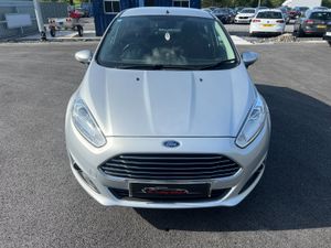 2015 (152) Ford Fiesta Zetec 1.25 Petrol - Image 3