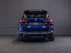2022 BMW X5 X-Drive 45e M-Sport - Image 4