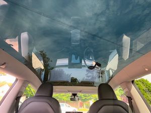 Tesla Model Y RWD - Image 3