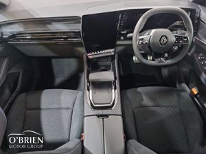 Renault Austral E-tech Hybrid 200 Iconic Esprit A - Image 2