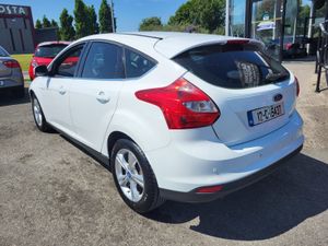 Ford Focus 2012 - Image 2