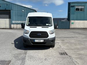 ABSOLUTELY IMMACULATE 2015 (152) TRANSIT - Image 2