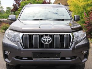 Landcruiser 7 Seater * Auto * 2.8 * Vat invoice - Image 2