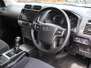 Landcruiser 7 Seater * Auto * 2.8 * Vat invoice - Image 3